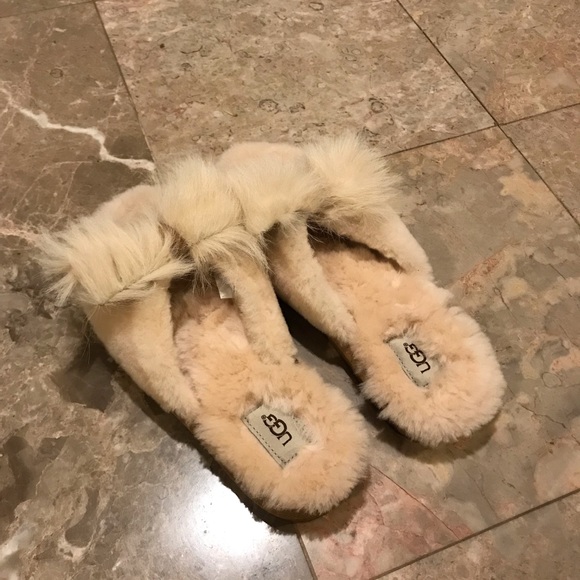 Ugg mirabelle slippers sz8 - Picture 3 of 3